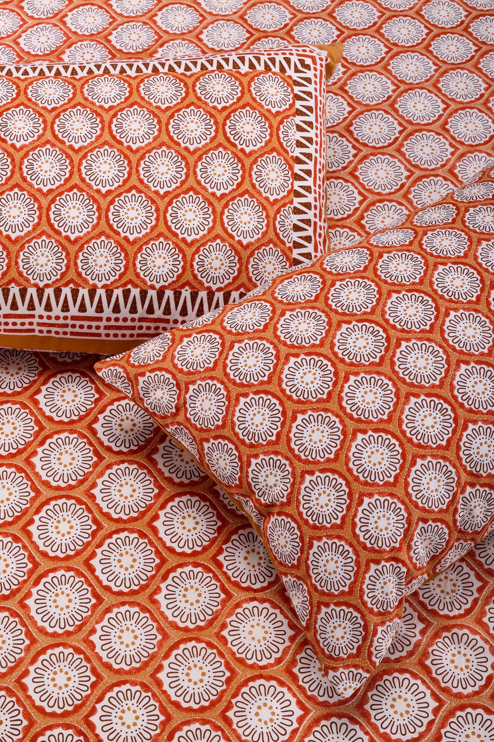 Alice Jaal Orange Cotton Bedsheet - shahenazindia