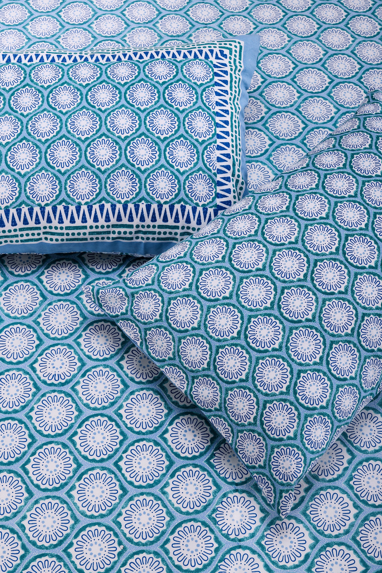 Alice Jaal Turquoise Cotton Bedsheet - shahenazindia