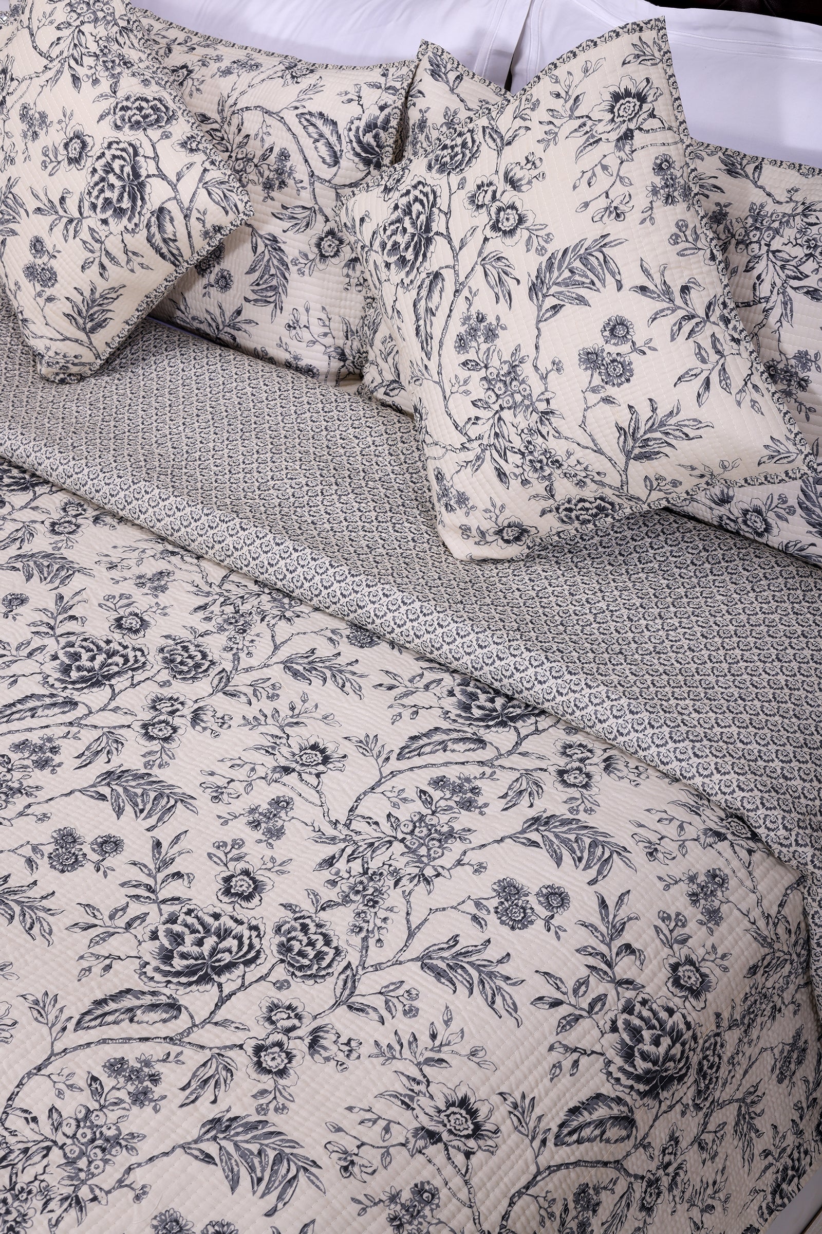 Vintage Damask Grey Cotton Quilted Bedcover Set of 5 - shahenazindia