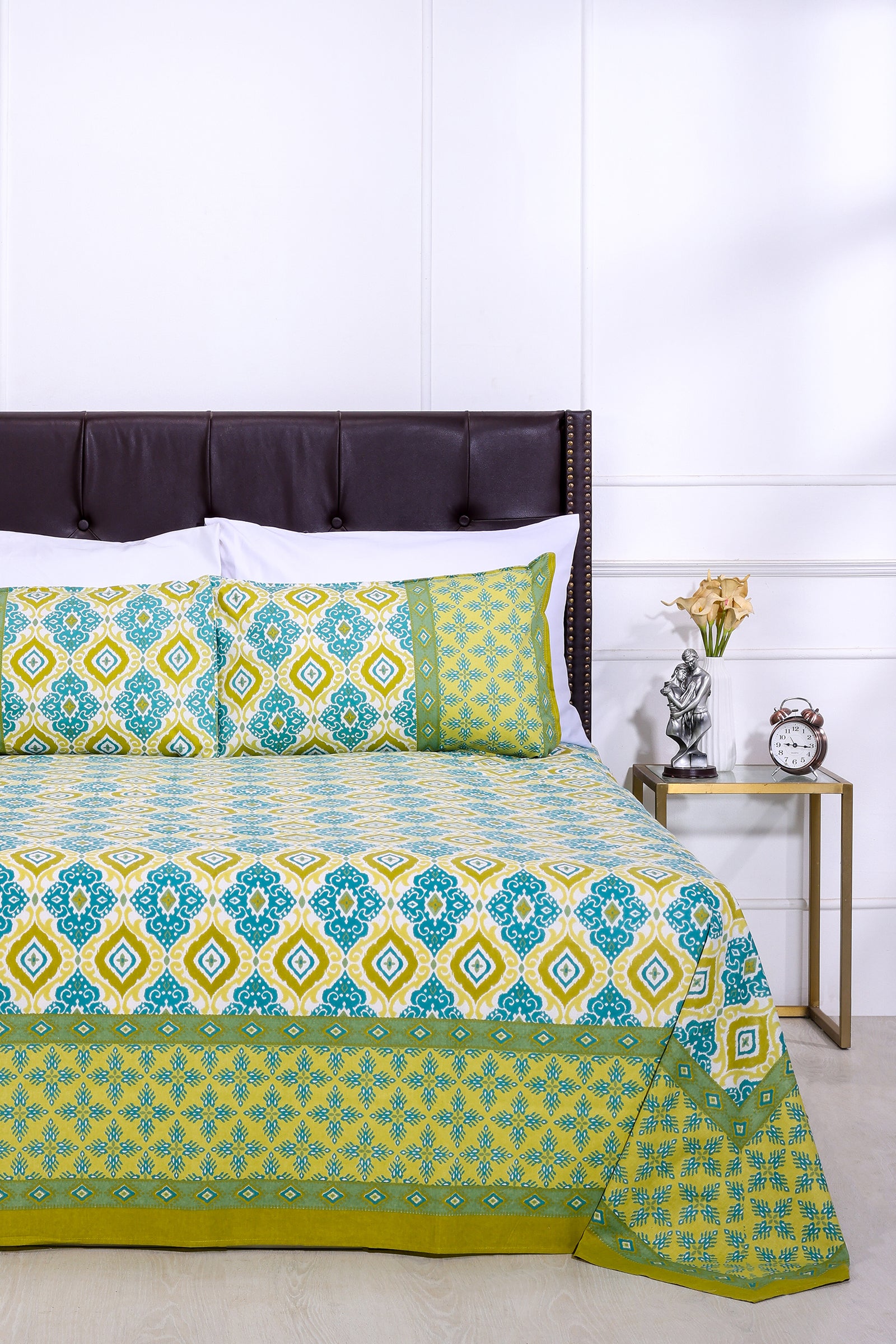 Ikkat Tobby Olive Cotton Bedsheet