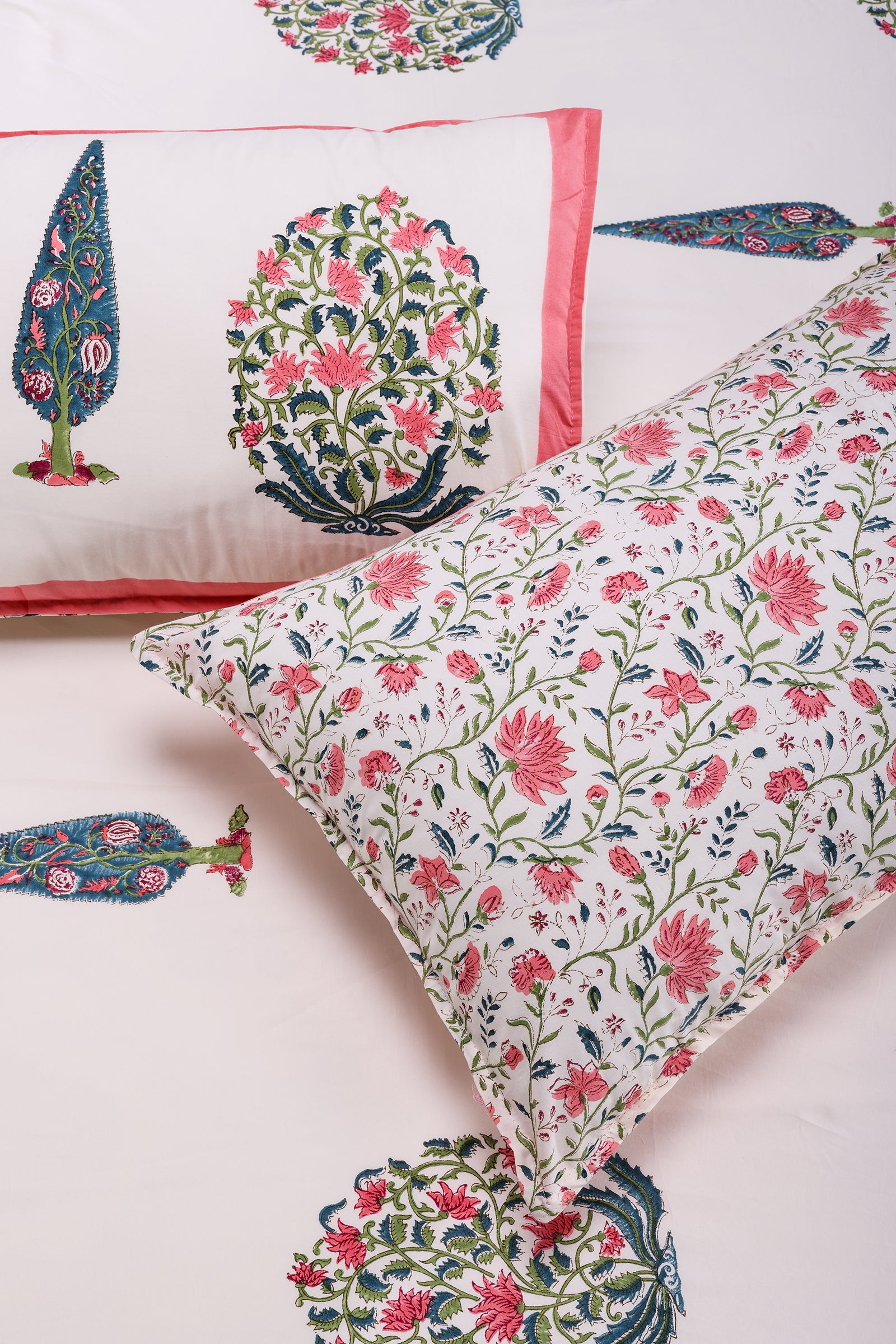 Kainat Flower Cream Cotton Percale Bedsheet - shahenazindia