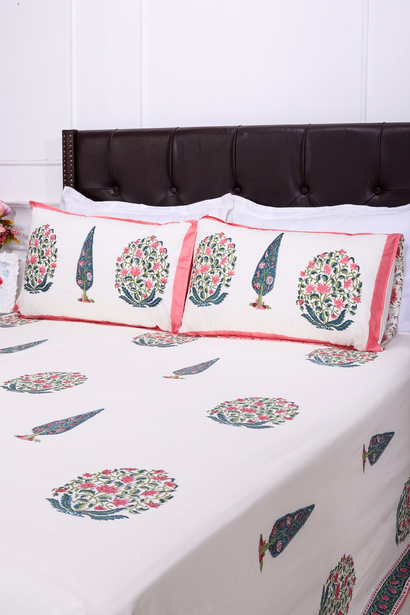 Kainat Flower Cream Cotton Percale Bedsheet - shahenazindia