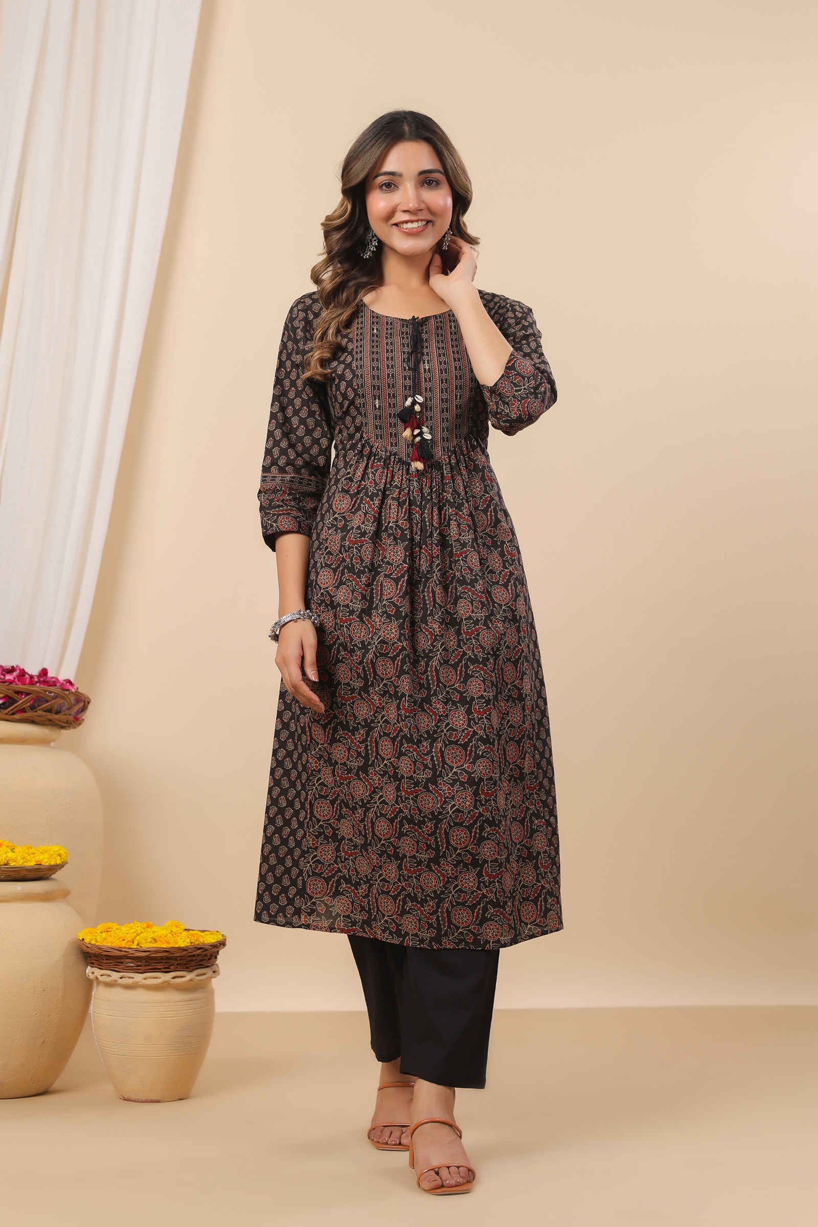 Kilf Sunehri Noir Black Kurta Pant And Dupatta Set