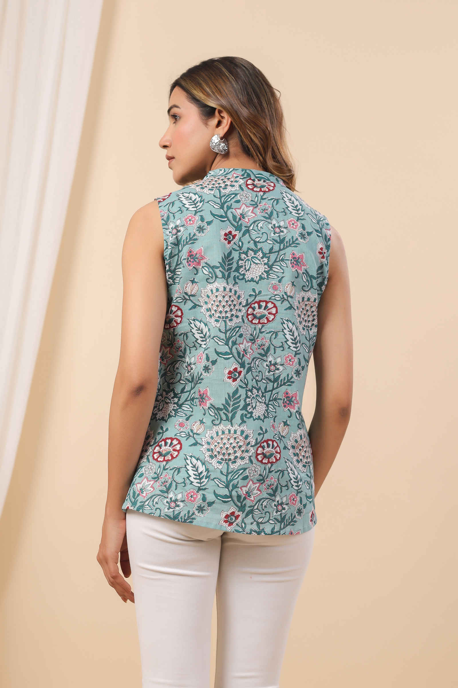 Mehr Elara Teal Floral Sleeveless Top