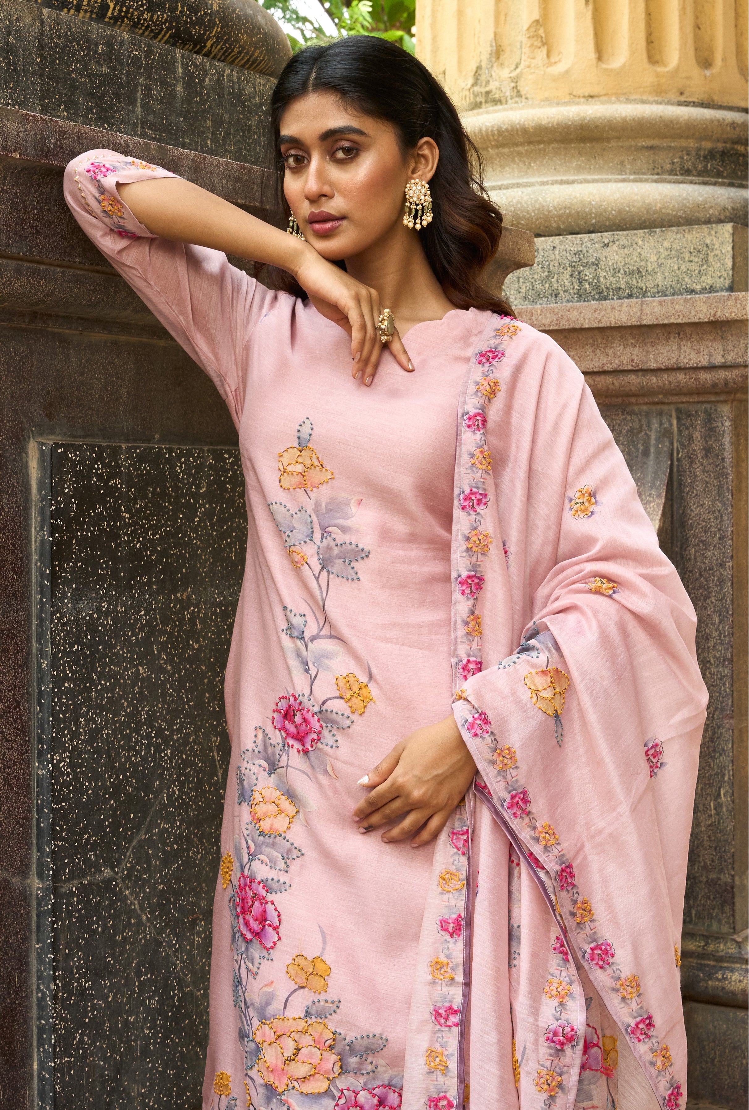 Nayab Naksh-e-Nazuk Riza Onion Pink Kurta Set With Dupatta