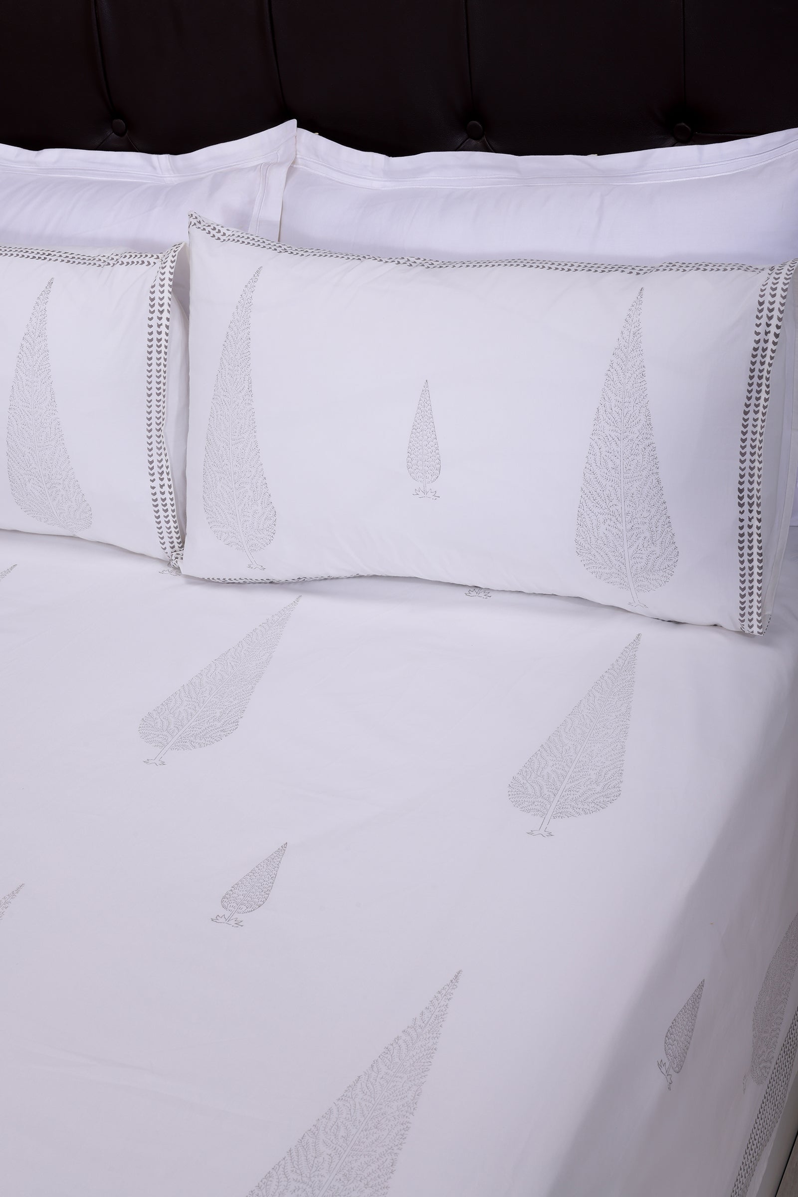 Neomi Cypruss Grey Cotton Percale Bedsheet - shahenazindia