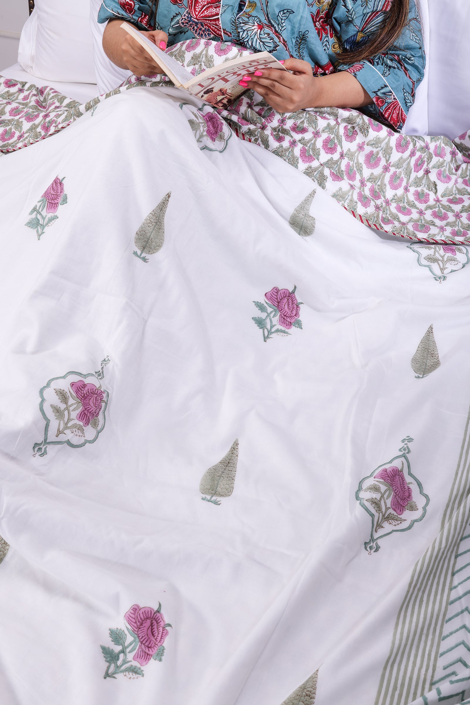 Olender Jaal Green Reversible Cotton Muslin Dohar - shahenazindia