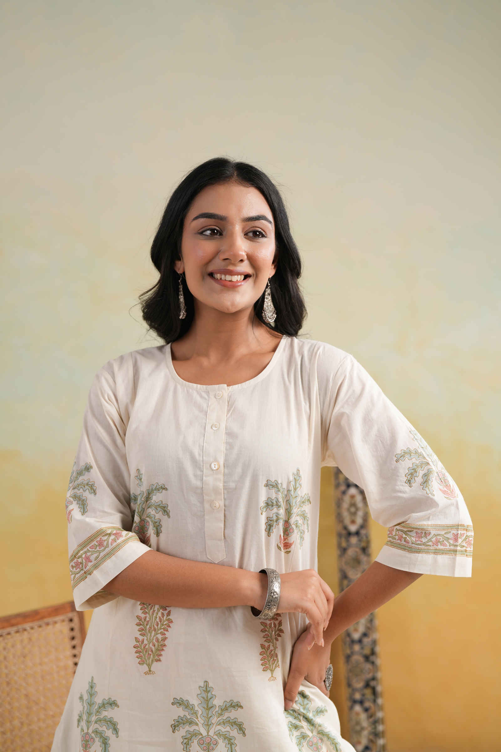 Qasr Husna Bagh-e-Gul Ivory Kurta and Pant Set