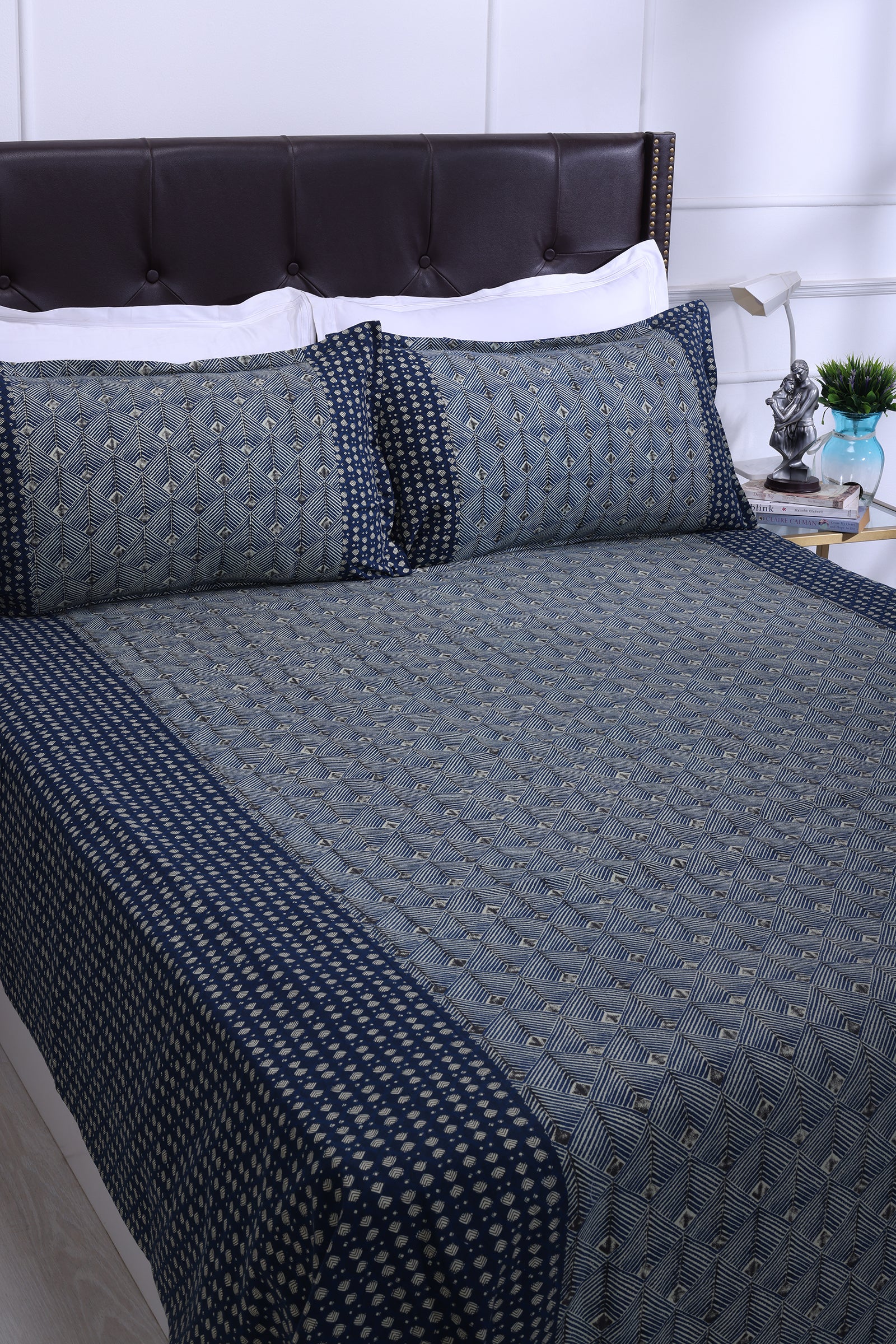 Rahat Geometric Blue Cotton Bedsheet - shahenazindia