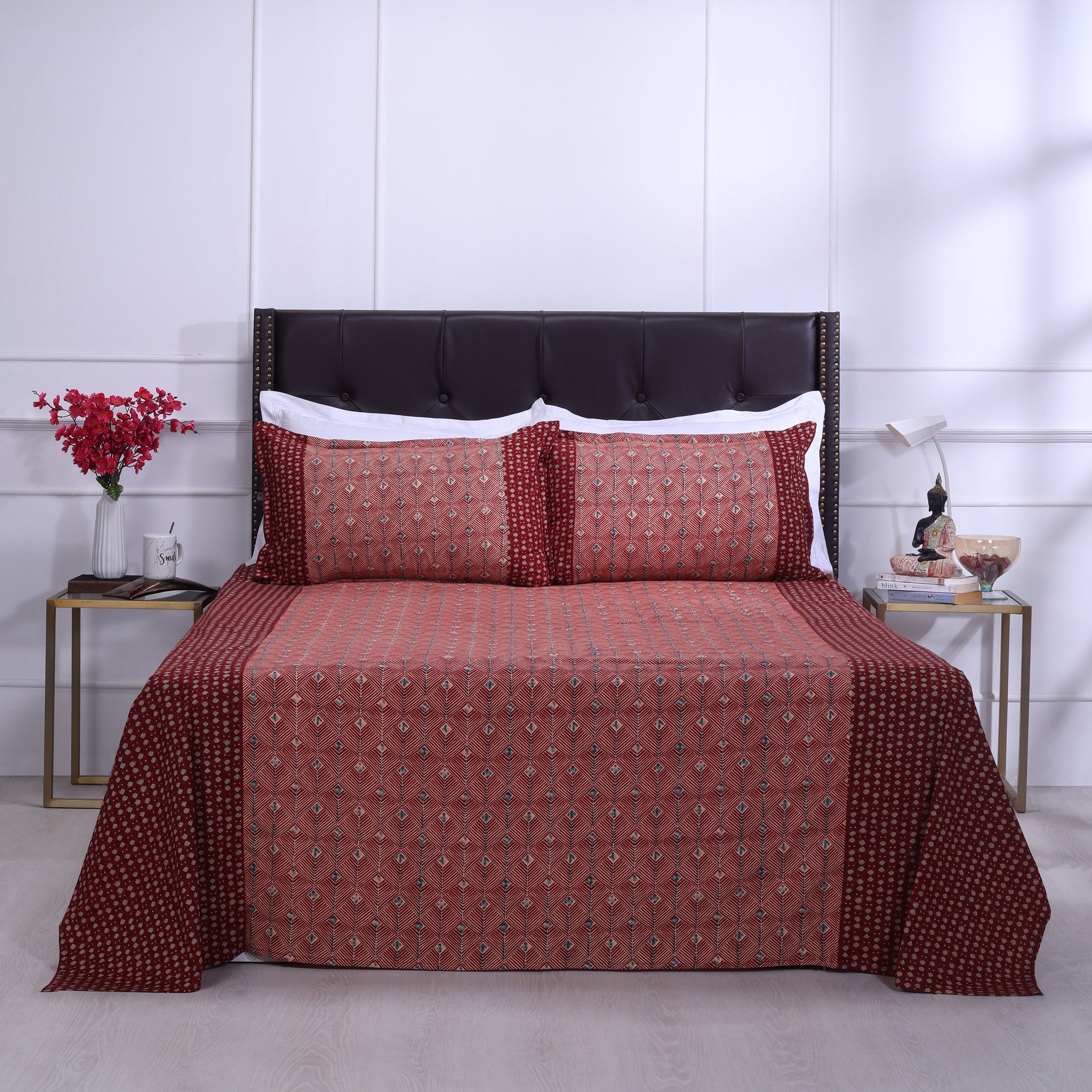 Rahat Geometric Red Cotton Bedsheet - shahenazindia