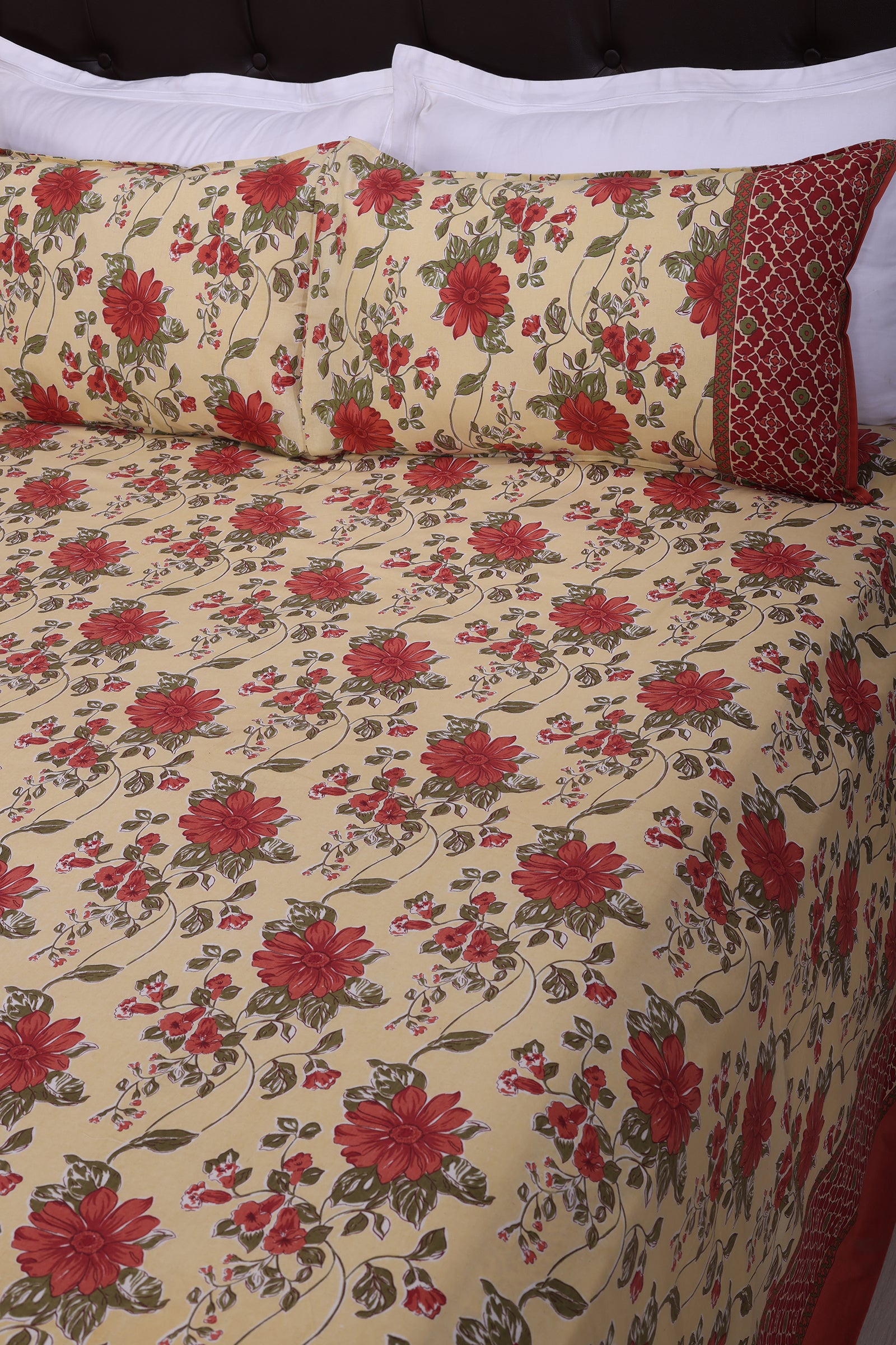 Suhana Lily Dreams Red Cotton Bedsheet - shahenazindia