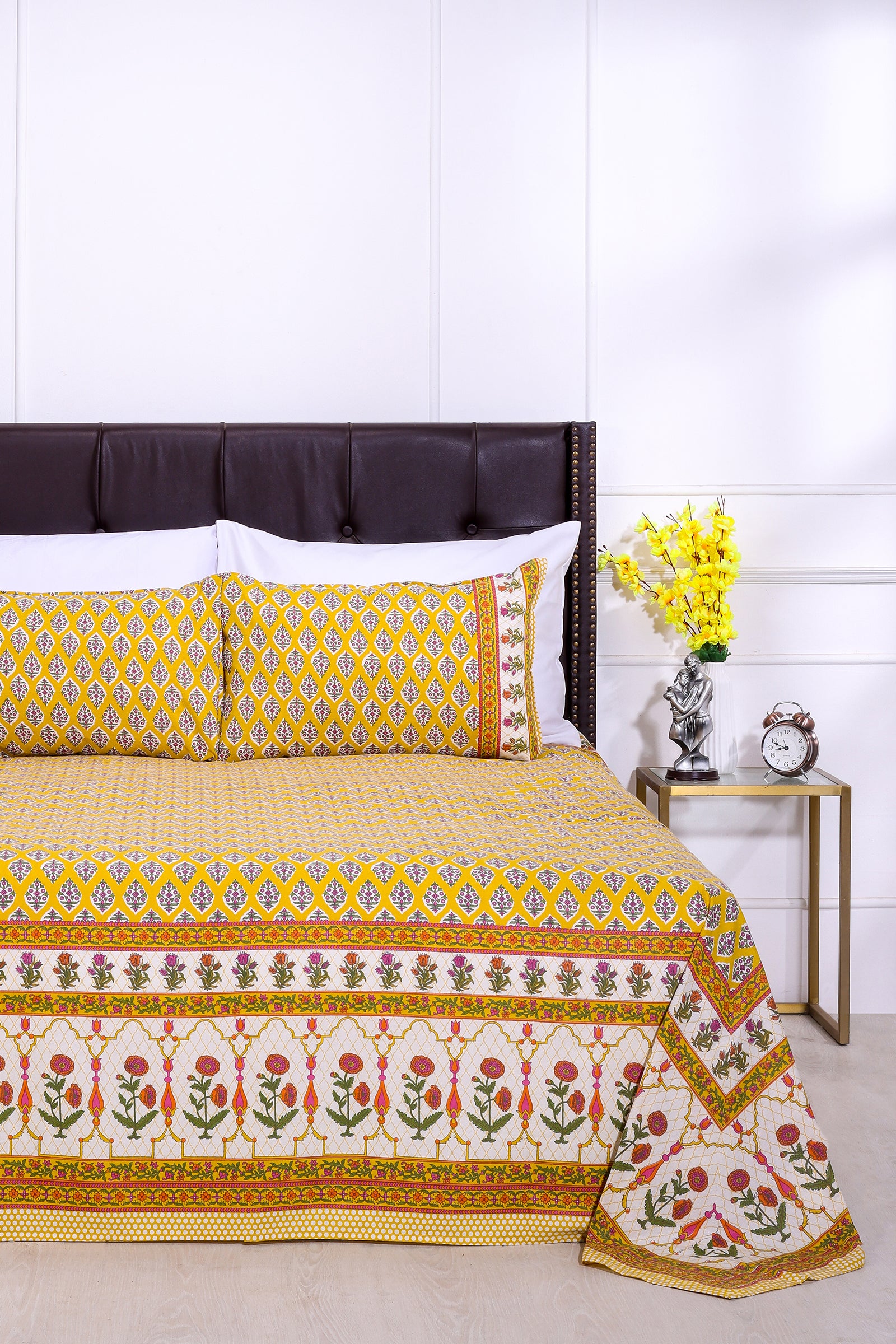 Vandevi Bootah Jaal Yellow Cotton Bedsheet