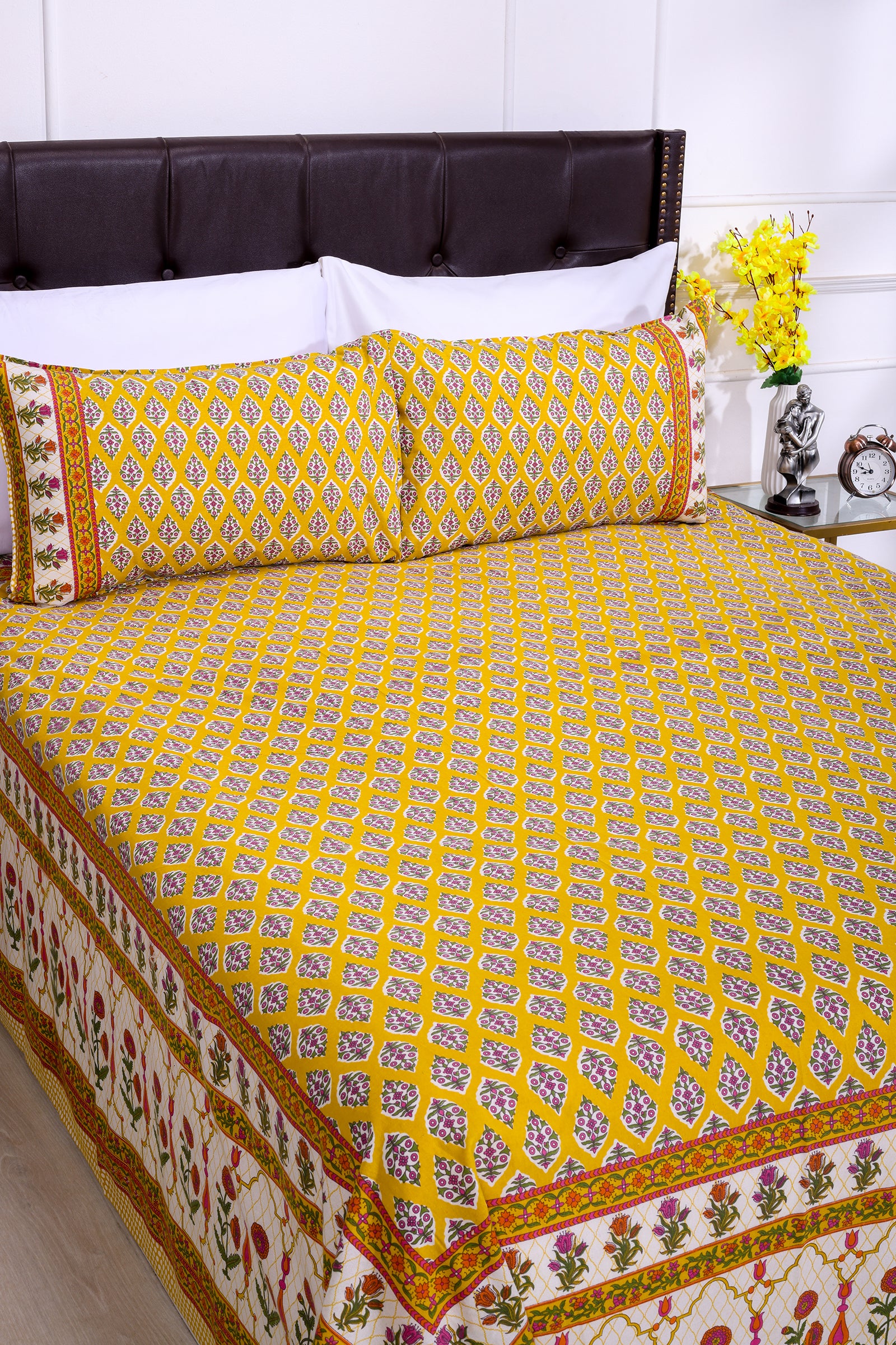 Vandevi Bootah Jaal Yellow Cotton Bedsheet