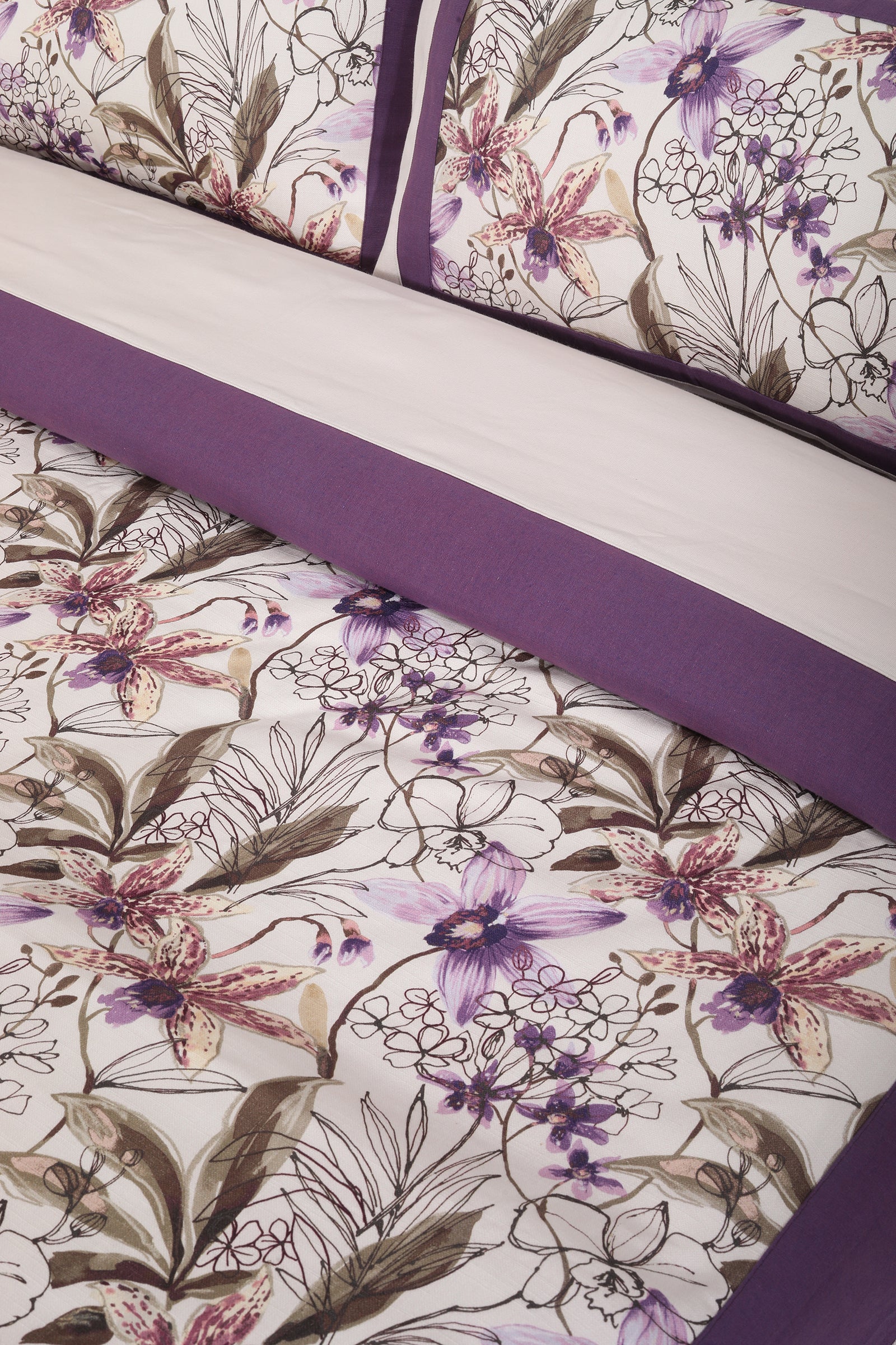 Italia 9 Purple Cotton Embroidered Bedcover - shahenazindia