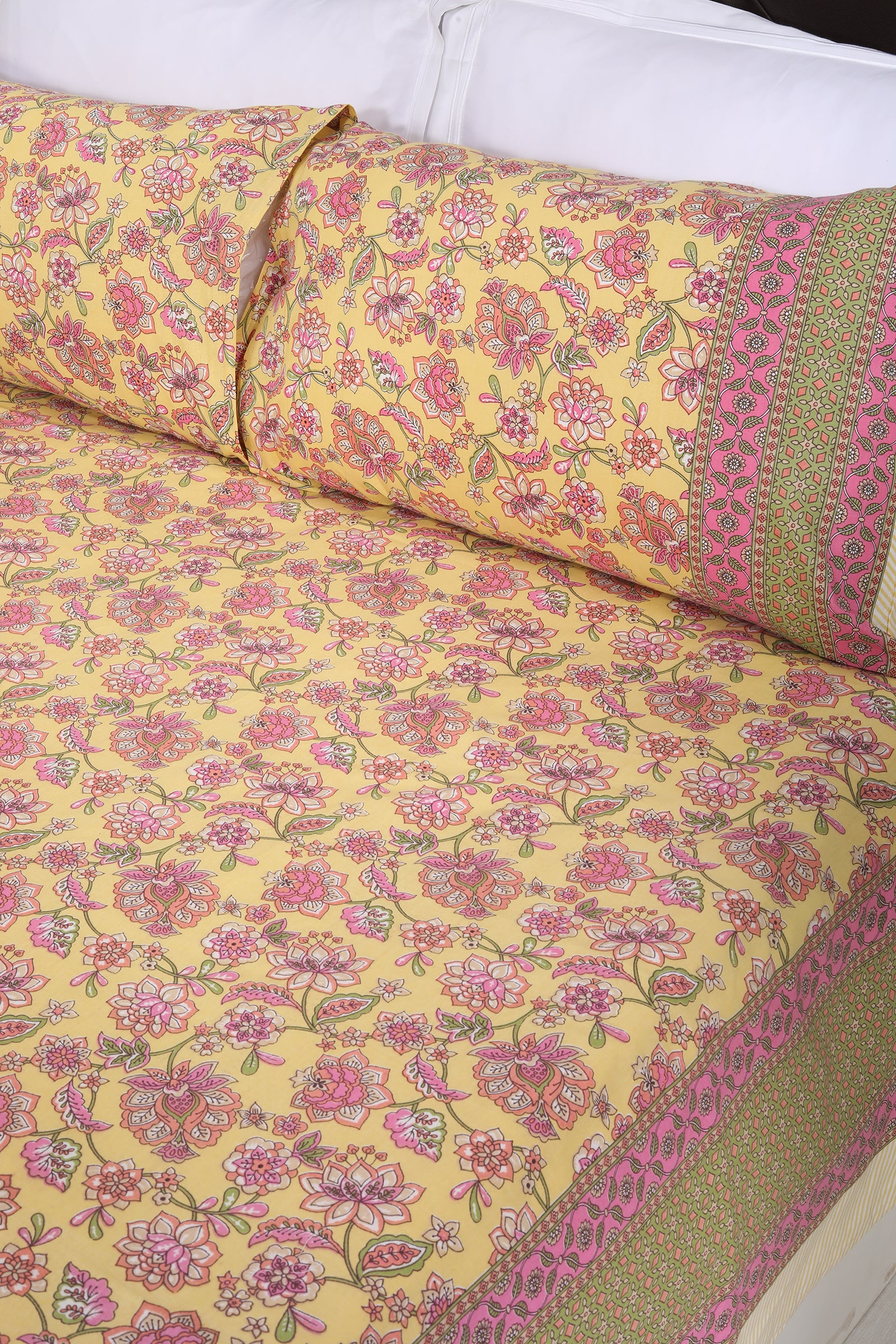 Aisha Flower Jaal Cotton Bedsheet - shahenazindia