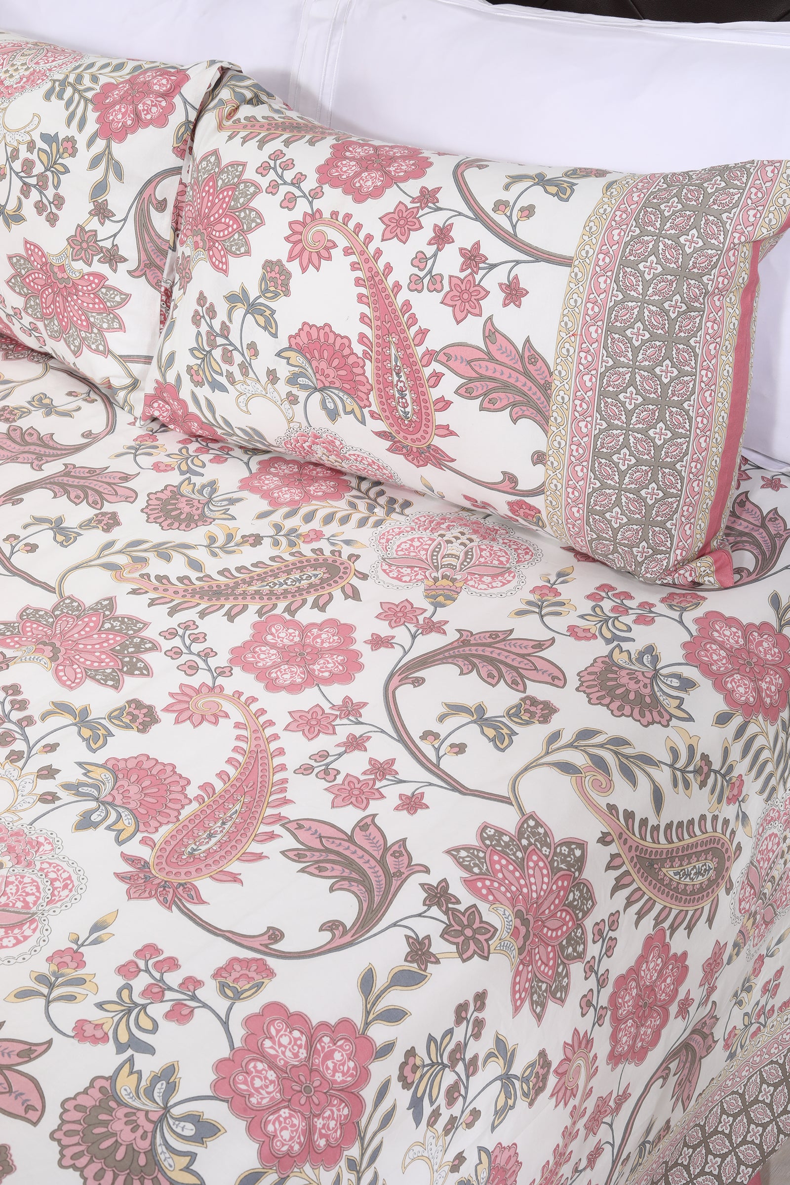 Floral Grace Cotton Bedsheet - shahenazindia