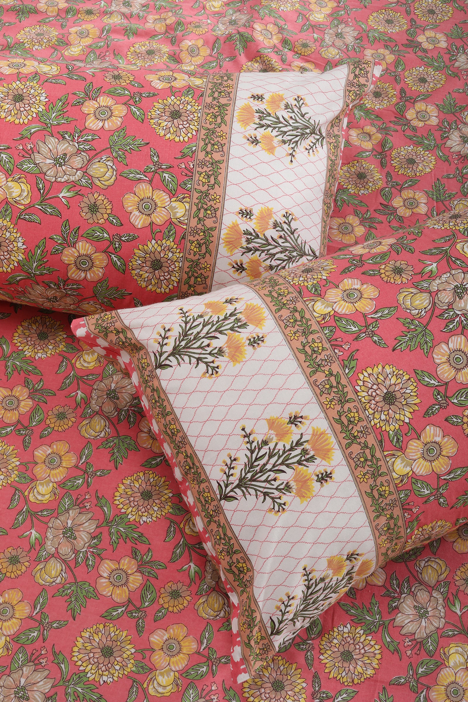 Maira Flower Jaal Cotton Bedsheet - shahenazindia