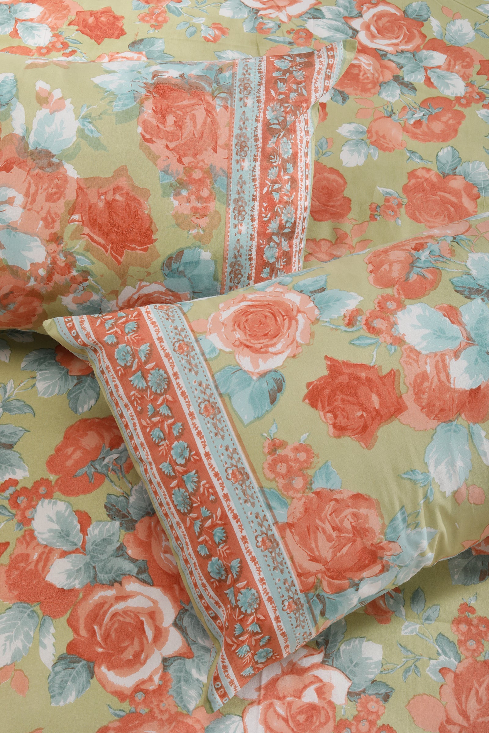 Rose Floral Escape Cotton Bedsheet - shahenazindia