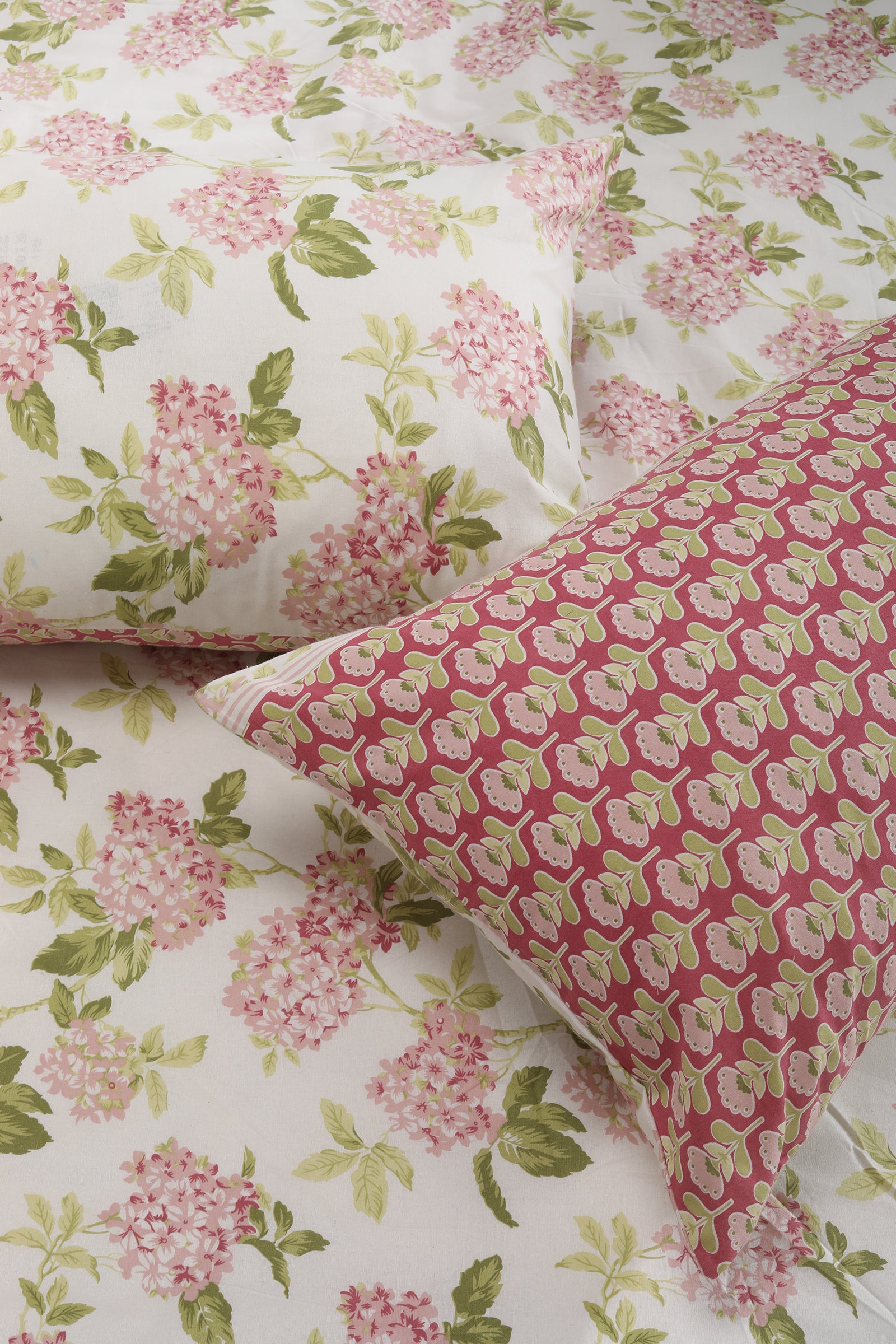 Victorian Bloom Cotton Bedsheet - shahenazindia