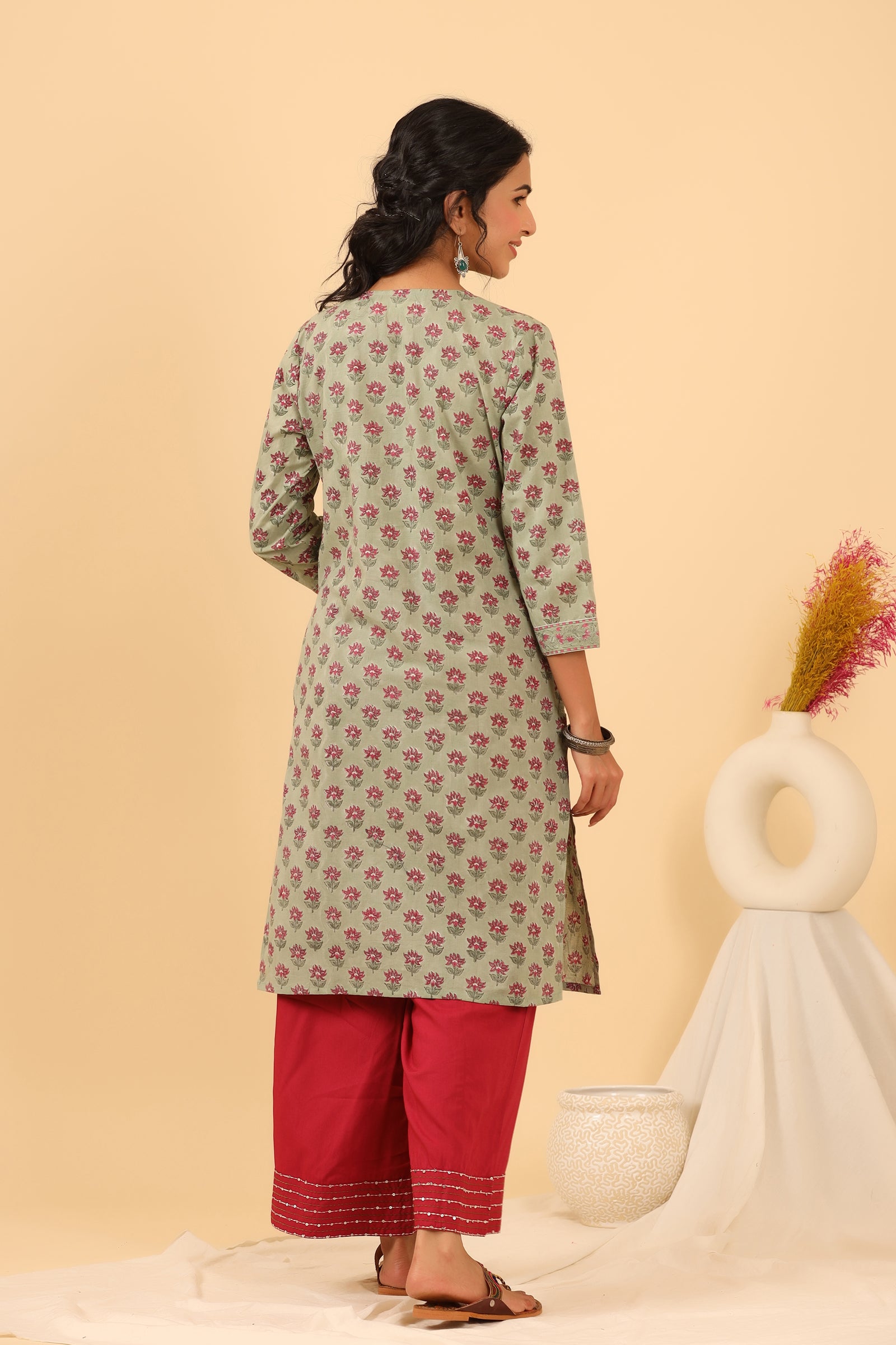 Hazira Rubina Phool Straight Cotton Kurta - shahenazindia