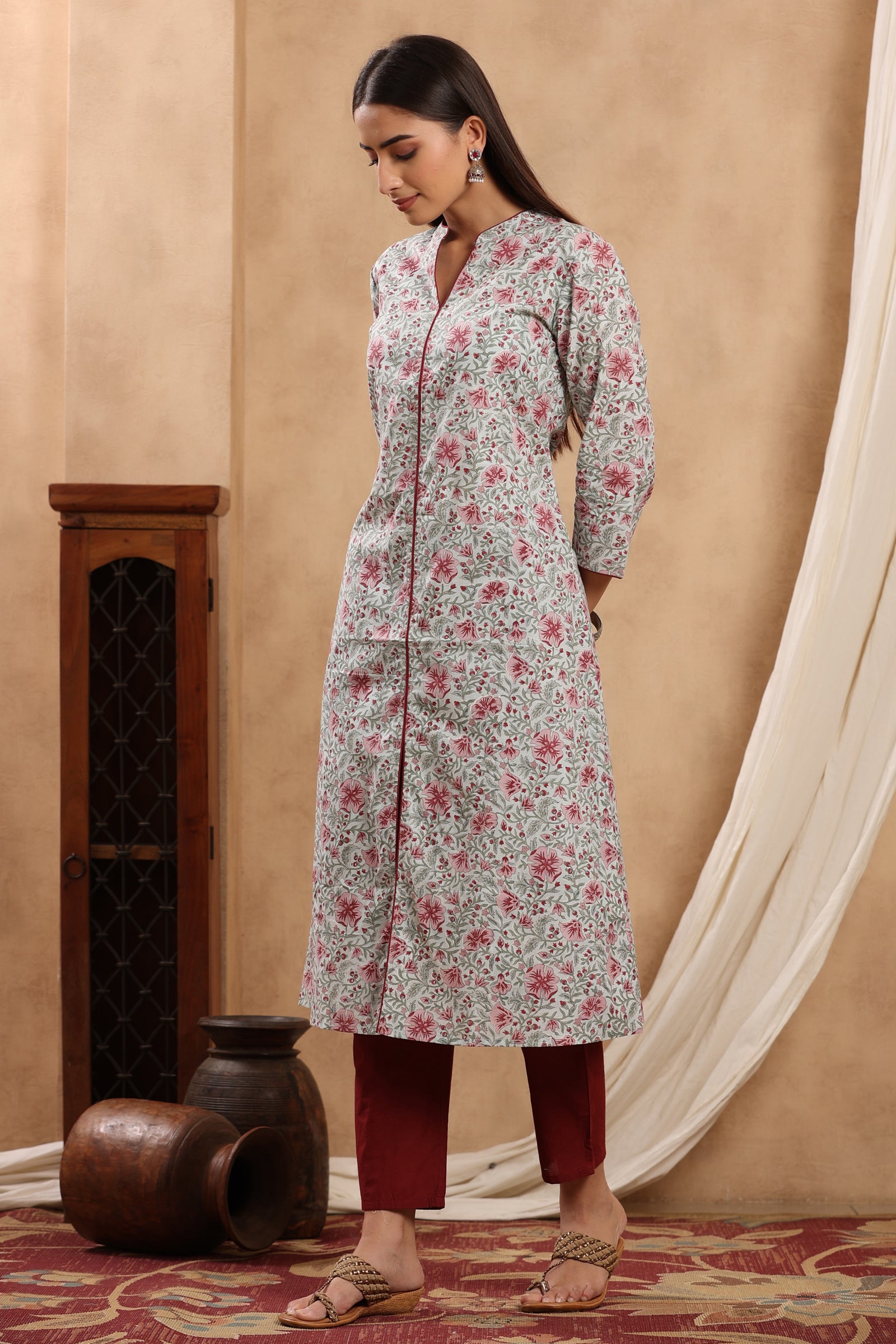 Hazira Zaibunissa Floral Jhaal Stright Cotton Kurta - shahenazindia