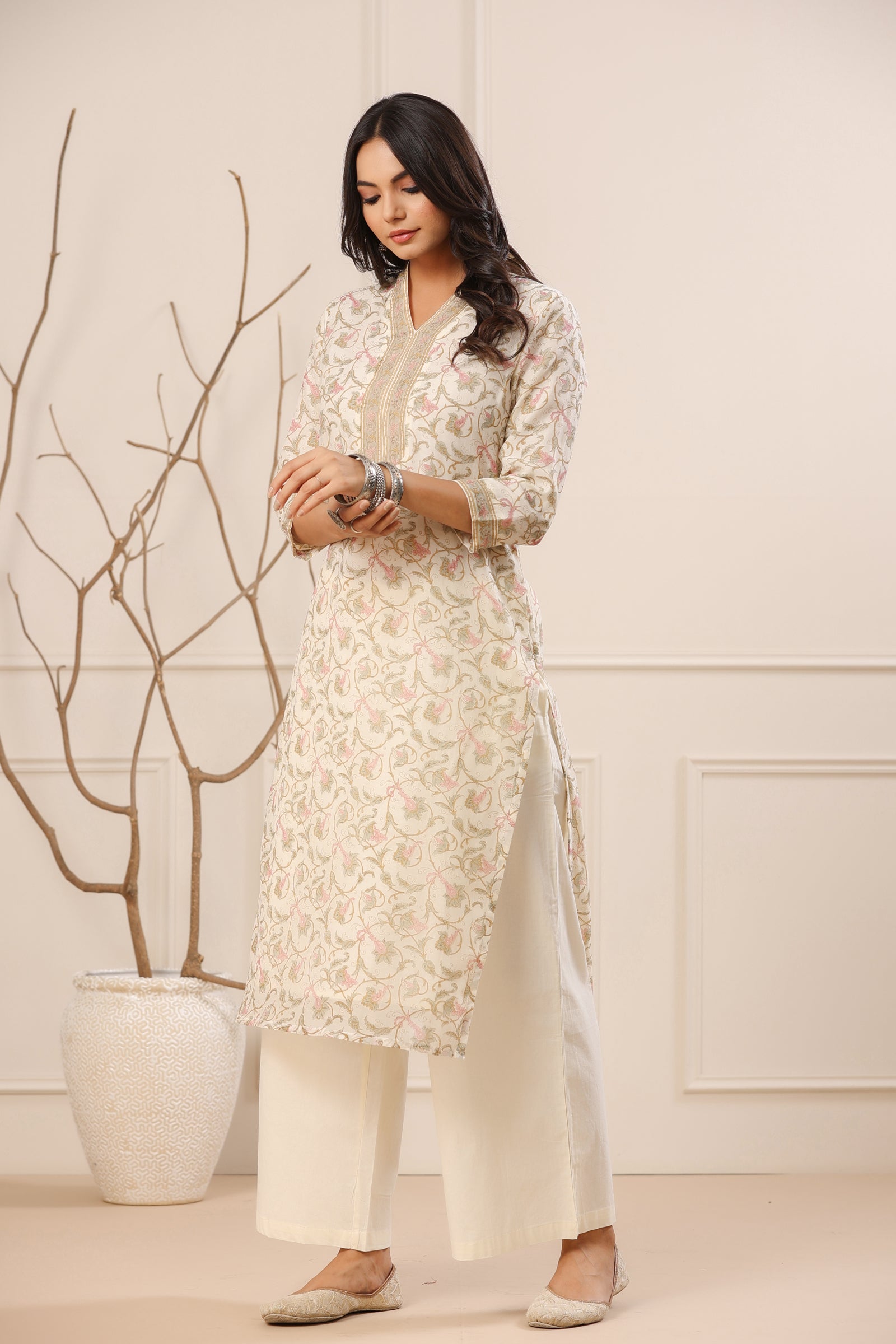 Nazakat Naaz Habutai Silk Stright Kurta - shahenazindia